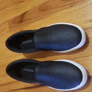 Women's Soda Black slip-on shoes♡NEW